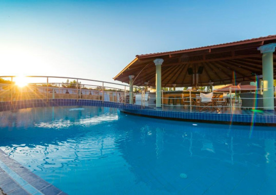 FANTASY RESORT HOTEL 5