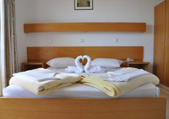 FANTASY RESORT HOTEL 13