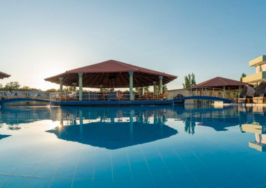 FANTASY RESORT HOTEL 6