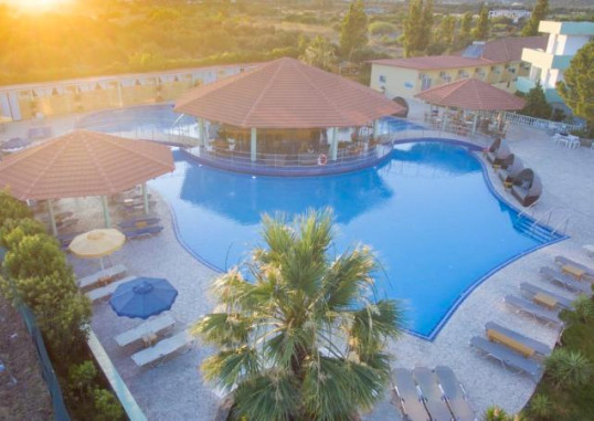 FANTASY RESORT HOTEL 7