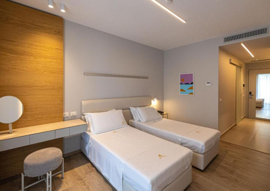 NAVY HOTEL 7