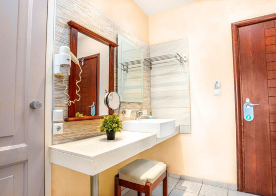 PHILOXENIA HOTEL & SPA 13