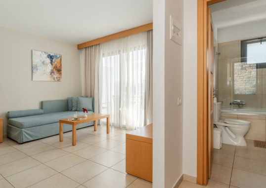 ARIADNE BEACH 18