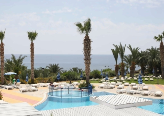 CORAL BEACH 14