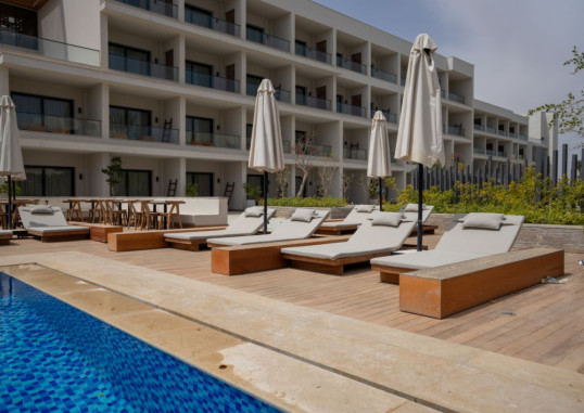 CASA WHITE 11