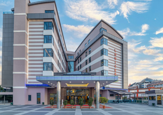 LONICERA PREMIUM HOTEL 7