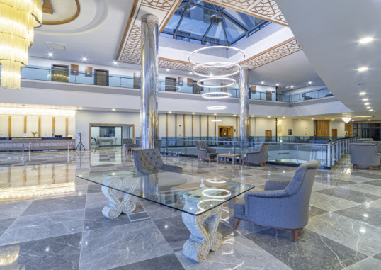 LONICERA PREMIUM HOTEL 8