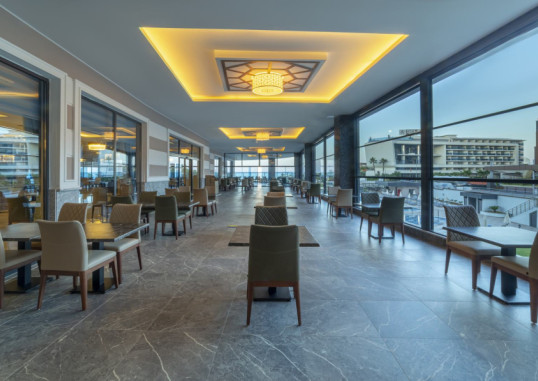 LONICERA PREMIUM HOTEL 13