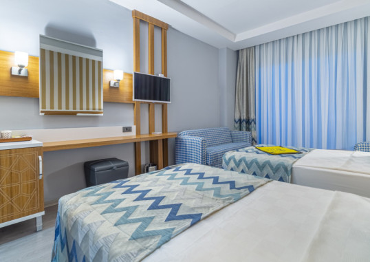 LONICERA PREMIUM HOTEL 18