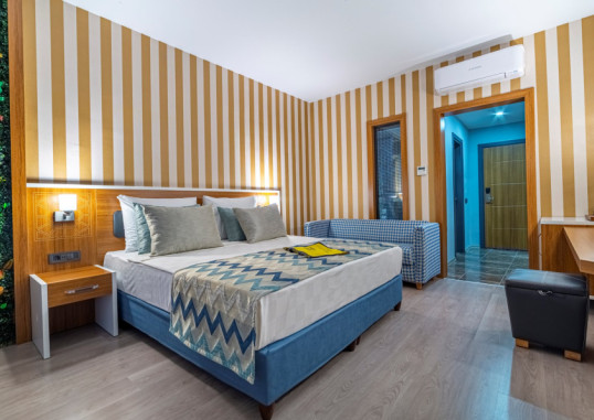 LONICERA PREMIUM HOTEL 24