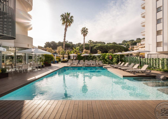 ALEGRIA FENALS MAR (ADULTS ONLY) 4