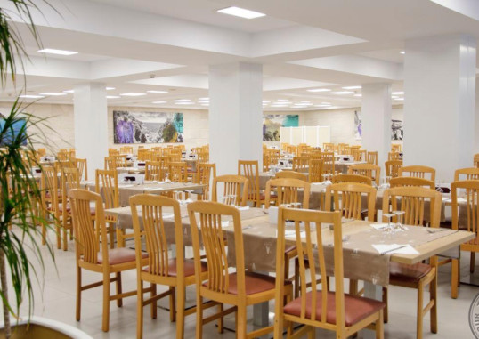 ALEGRIA FENALS MAR (ADULTS ONLY) 28