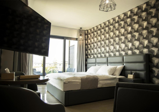 JIMMY'S SUITES 1