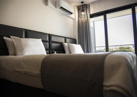 JIMMY'S SUITES 8