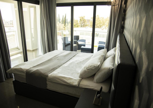 JIMMY'S SUITES 11