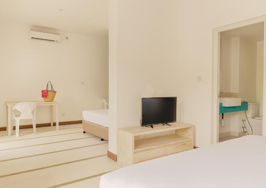 HOTEL J UNAWATUNA 16