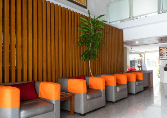 THE SUN HOTEL & SPA 13