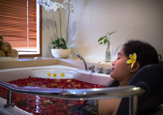 THE SUN HOTEL & SPA 16