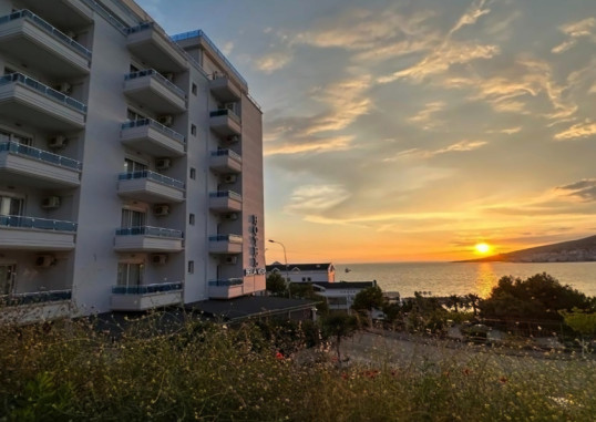 HOTEL BELLA VISTA 2
