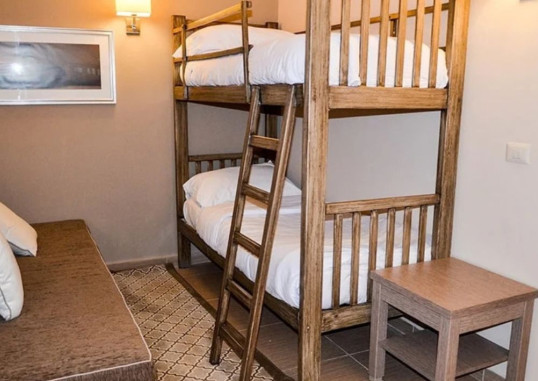 Family Deluxe Swim - Up Room 3