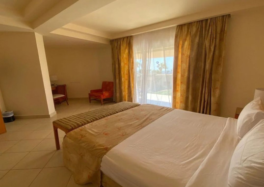 Junior Family Suite Partial Sea View 2