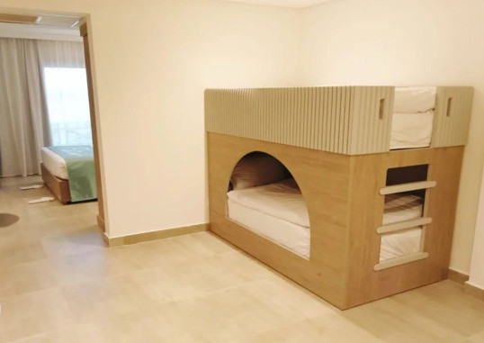 Family Bunkbed Pool View Room 2