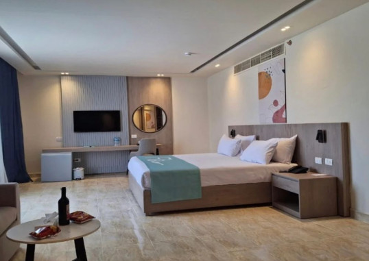 Family Jacuzzi Suite Pool Or SSV 3