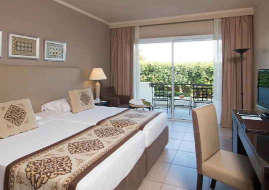 Superior Garden / Pool View Room 1