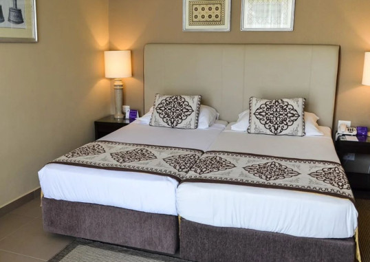 Deluxe Family Room 2