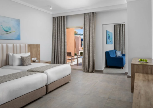 Family 2 Bedrooms Pool View 2