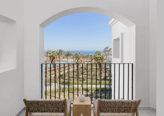 Deluxe Sea View King 2