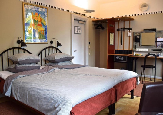 LANGHOLMEN HOTELL 9