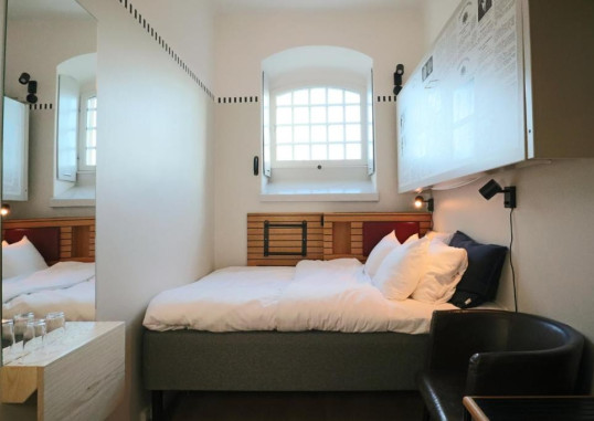 LANGHOLMEN HOTELL 10