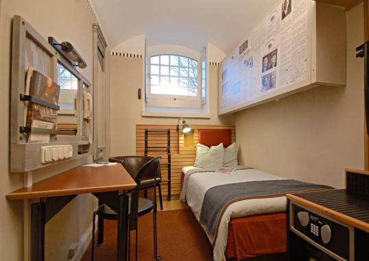 LANGHOLMEN HOTELL 11