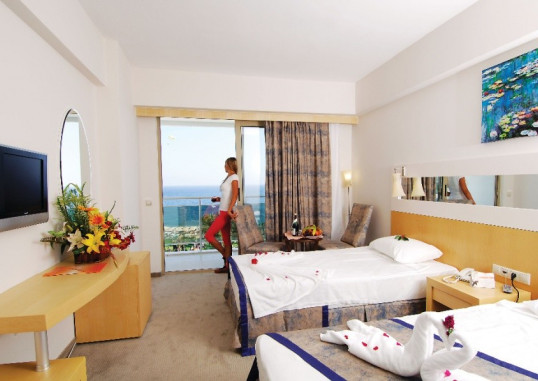 LYCUS BEACH HOTEL 5