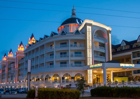 DREAM WORLD RESORT 1