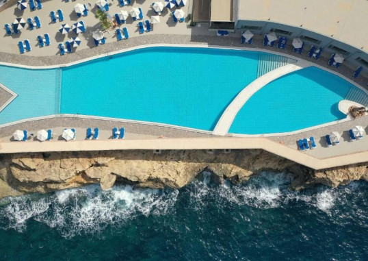 PARADISE BAY RESORT HOTEL 8