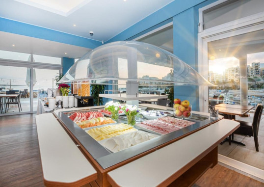 GILLIERU HARBOUR HOTEL 4