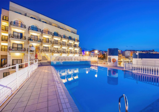 GILLIERU HARBOUR HOTEL 1