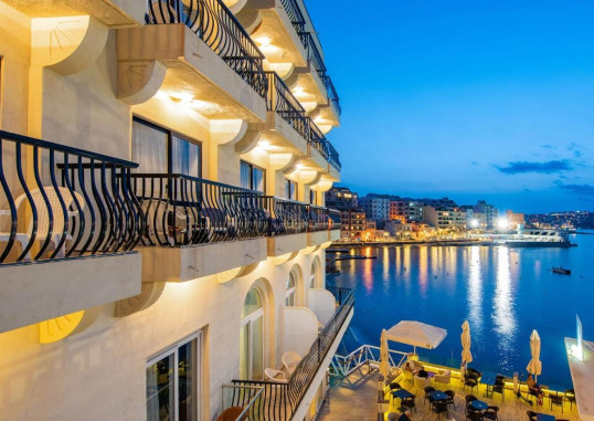 GILLIERU HARBOUR HOTEL 2