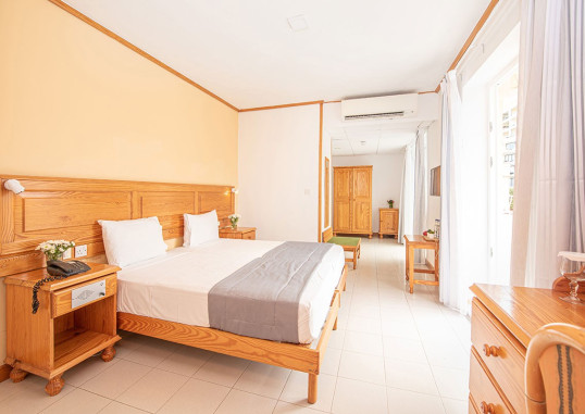 GILLIERU HARBOUR HOTEL 12