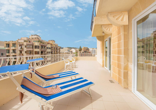GILLIERU HARBOUR HOTEL 13