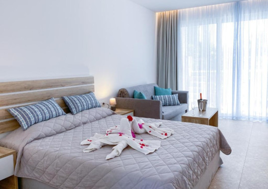 LARDOS BAY HOTEL 8
