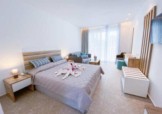 LARDOS BAY HOTEL 3