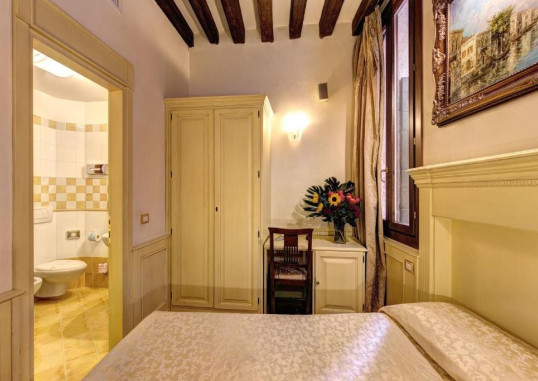 PALAZZO LA SCALA 12