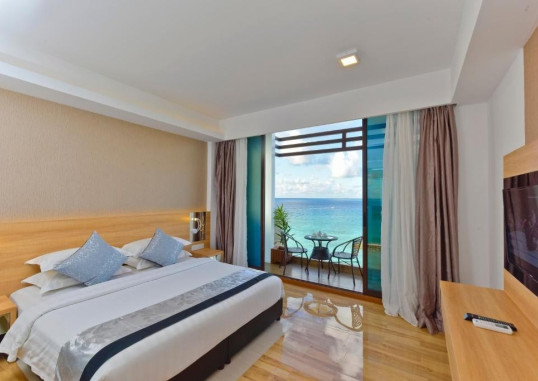 ARENA BEACH & FUSHI SEAVIEW 1