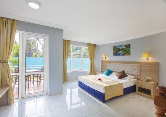 MERIDIA BEACH HOTEL 38