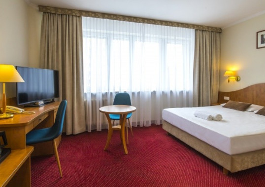 BEST WESTERN HOTEL PORTOS 3