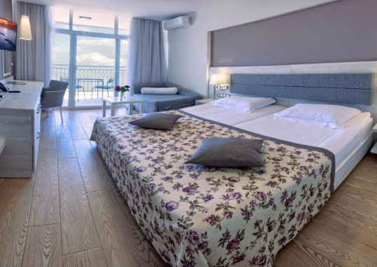LUNA HOTEL DA OURA 9