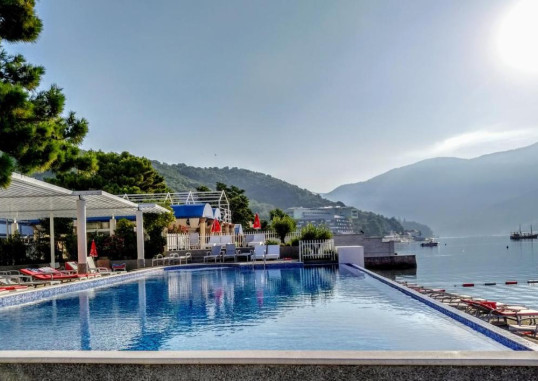 CARINE HOTEL DELFIN 3
